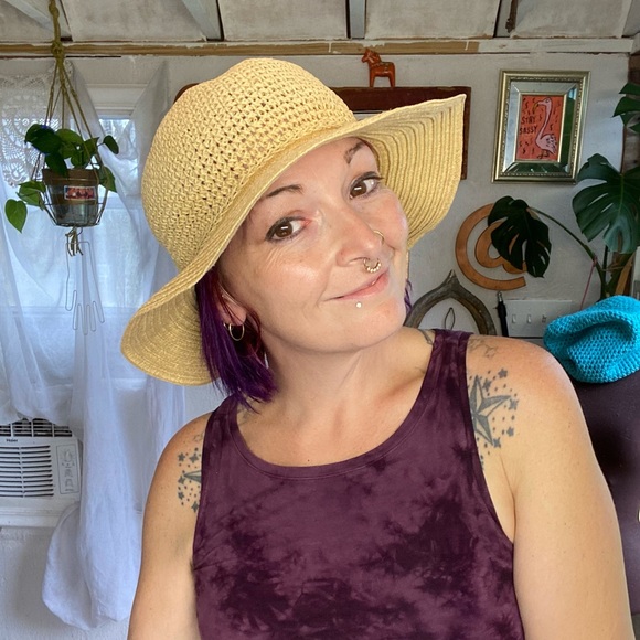 Accessories - Beach Travel Cream / Tan Lightweight Packable 100% Paper Woven Wide Brim Hat